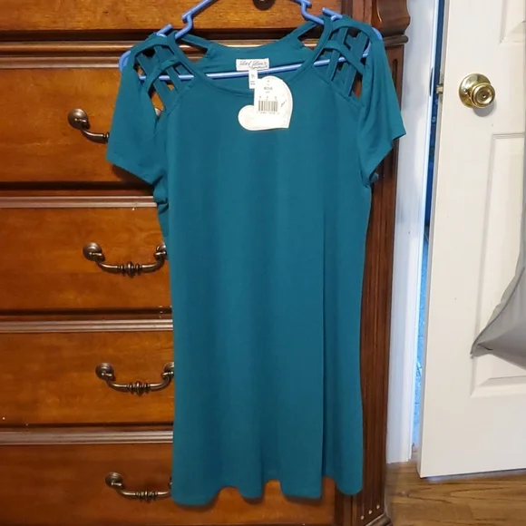 Lots of Love by Speechless | Dresses | Lots Of Love Cute Green Dress With  Shoulders Cut Out Medium Nwt | Poshmark